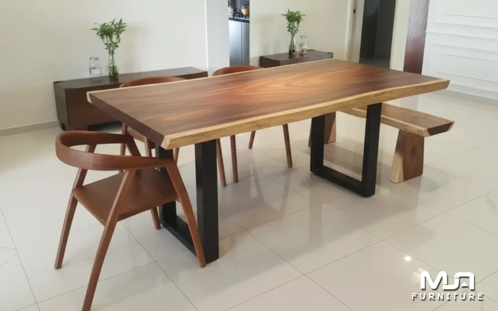 Furniture Set Meja Makan Trembesi Kaki Besi